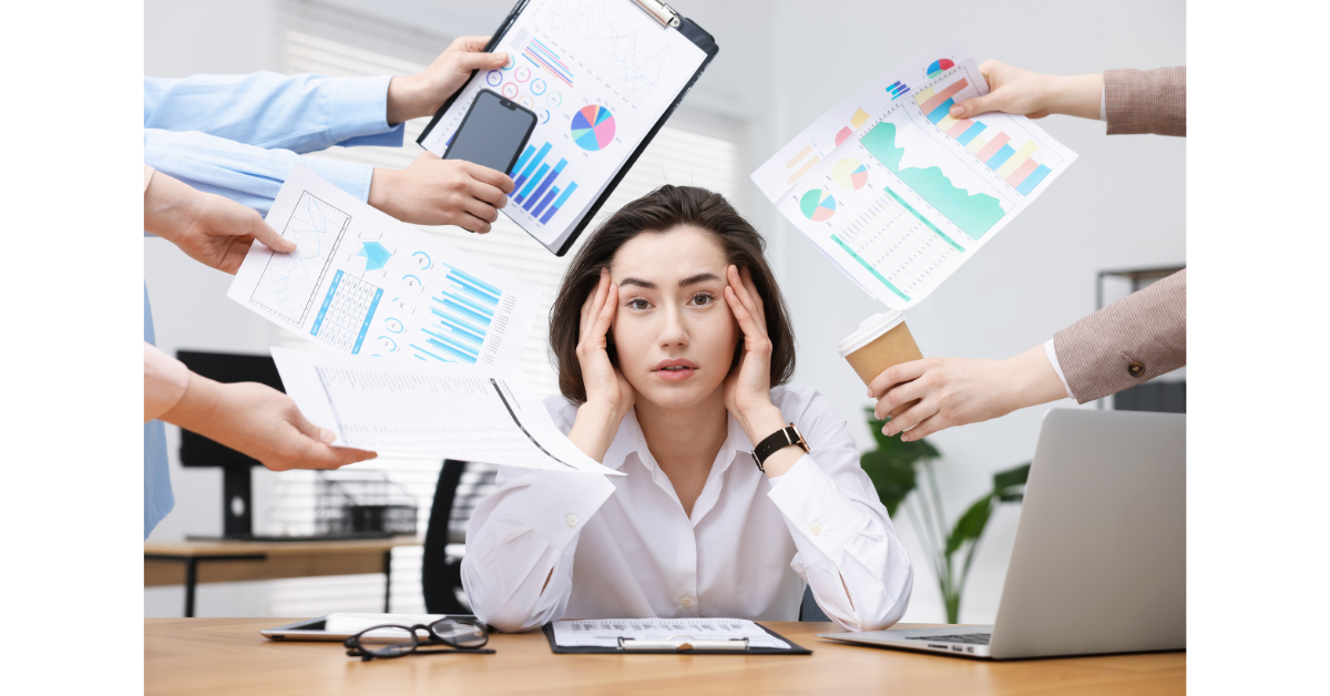 たくさんの依頼をされている女性